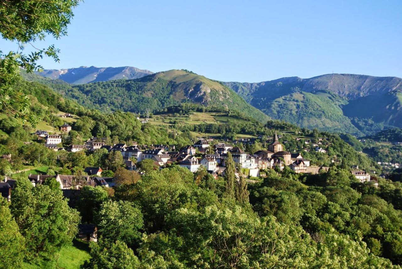 Les Rochers Saint-Savin  Exterior photo
