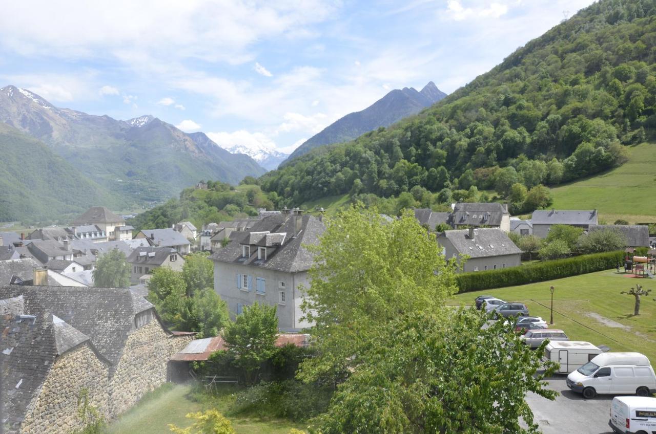 Les Rochers Saint-Savin  Exterior photo
