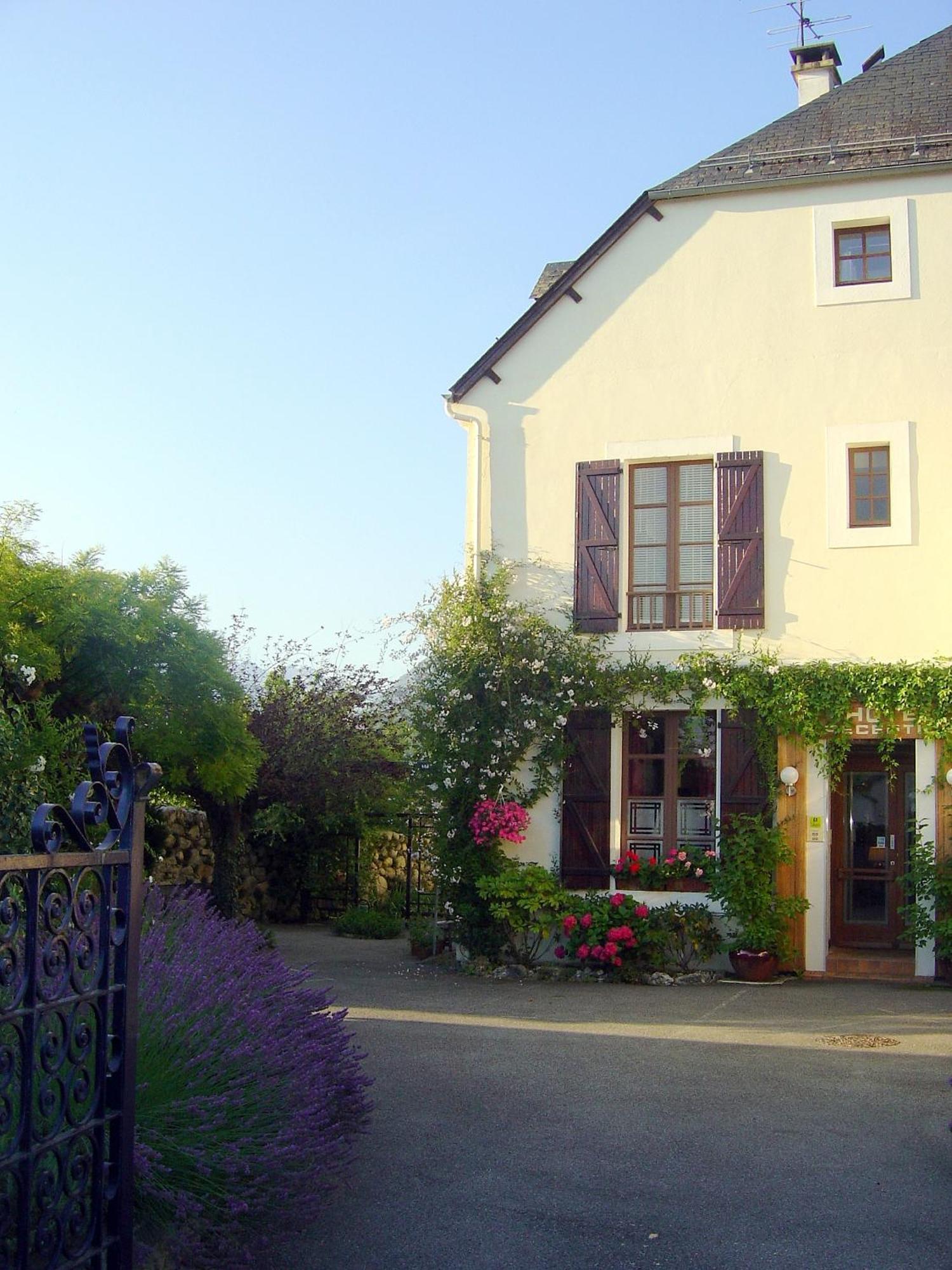 Les Rochers Saint-Savin  Exterior photo
