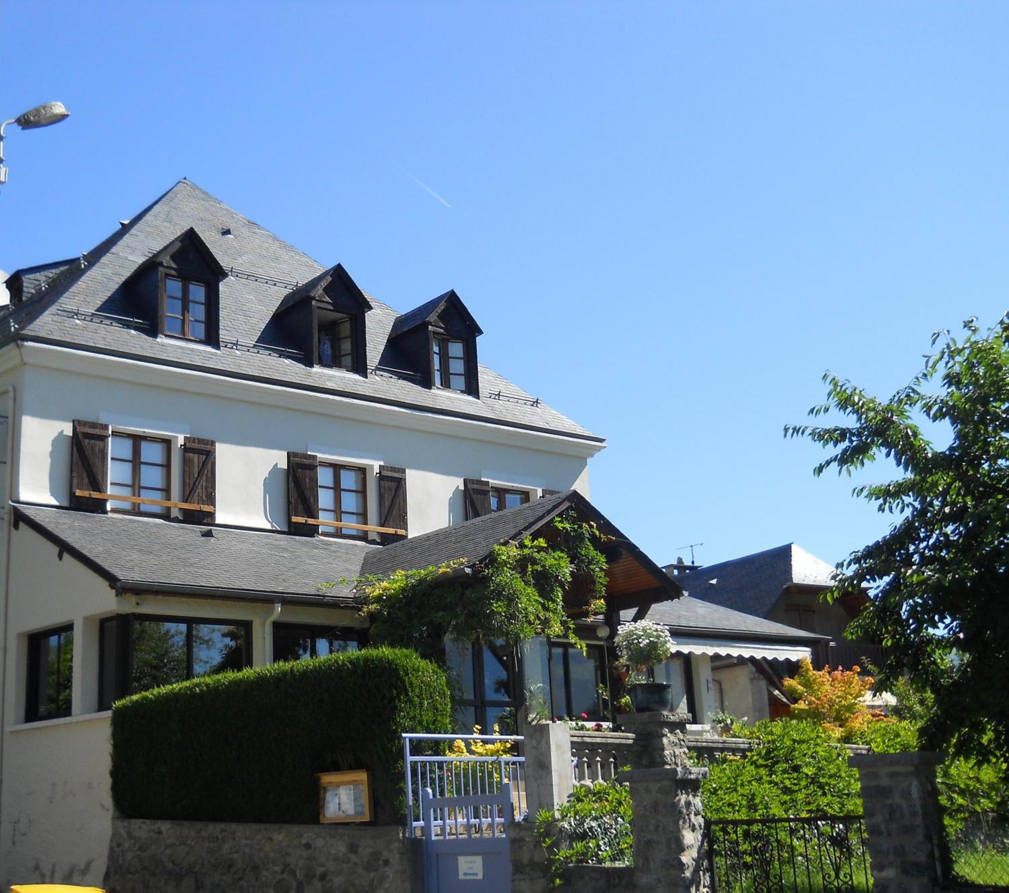 Les Rochers Saint-Savin  Exterior photo
